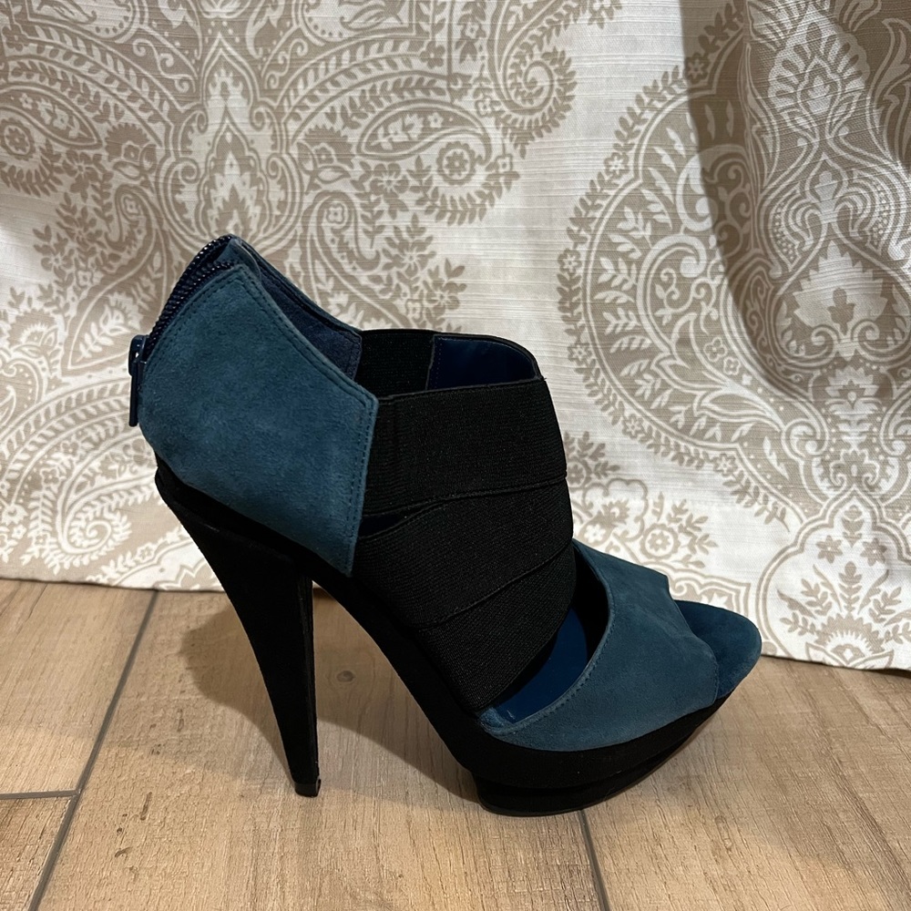 Jessica Simpson Suede Heels